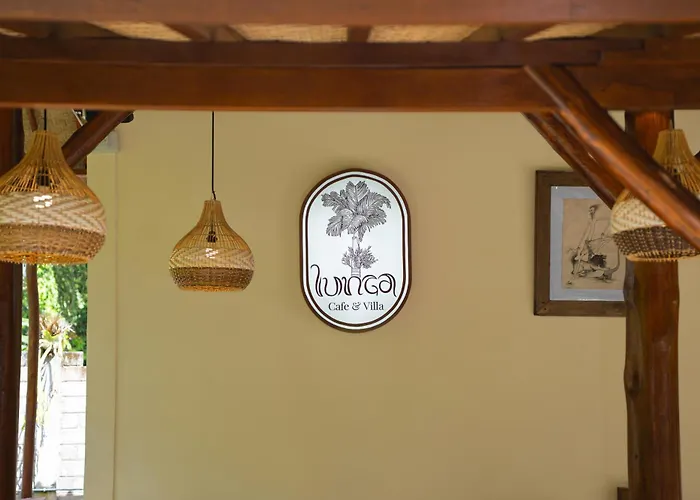 Lunga Cafe & テガララン